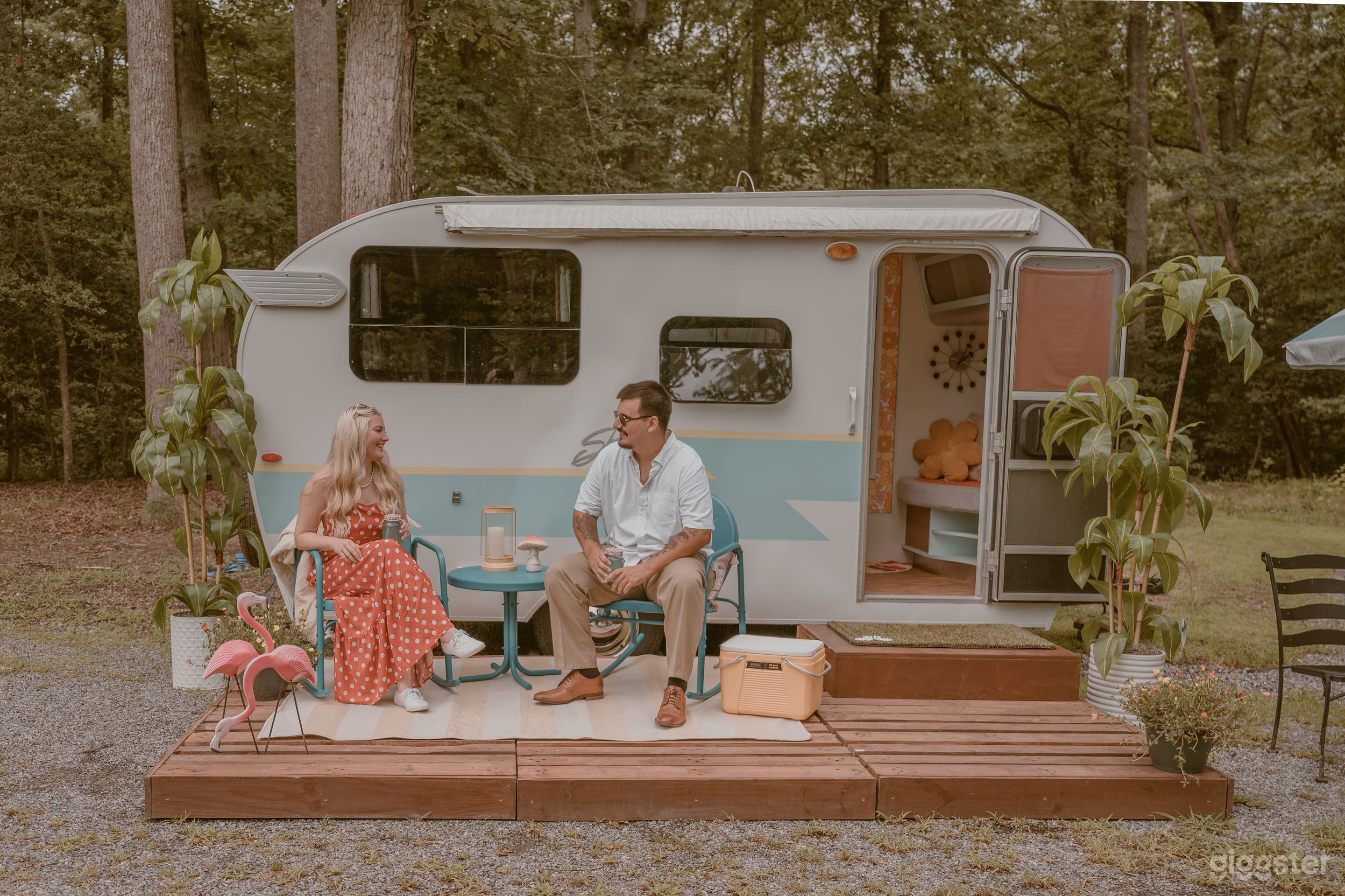 Retro Shasta Camper Photo 1