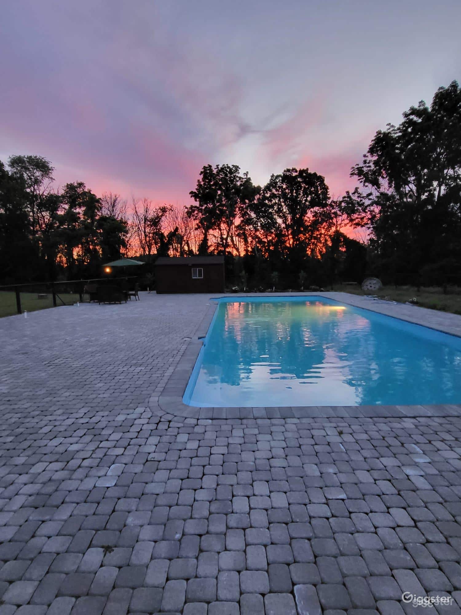 40-foot pool in a Mountainview Estate  Photo 1