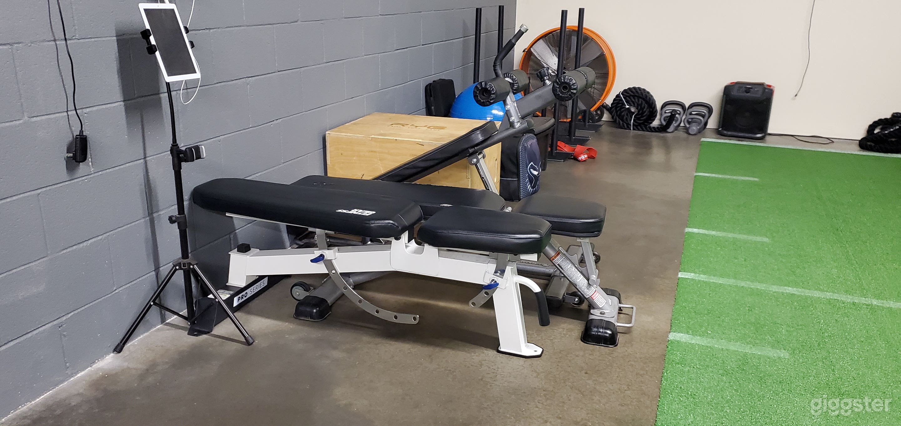 Industrial Gym Space Photo 3