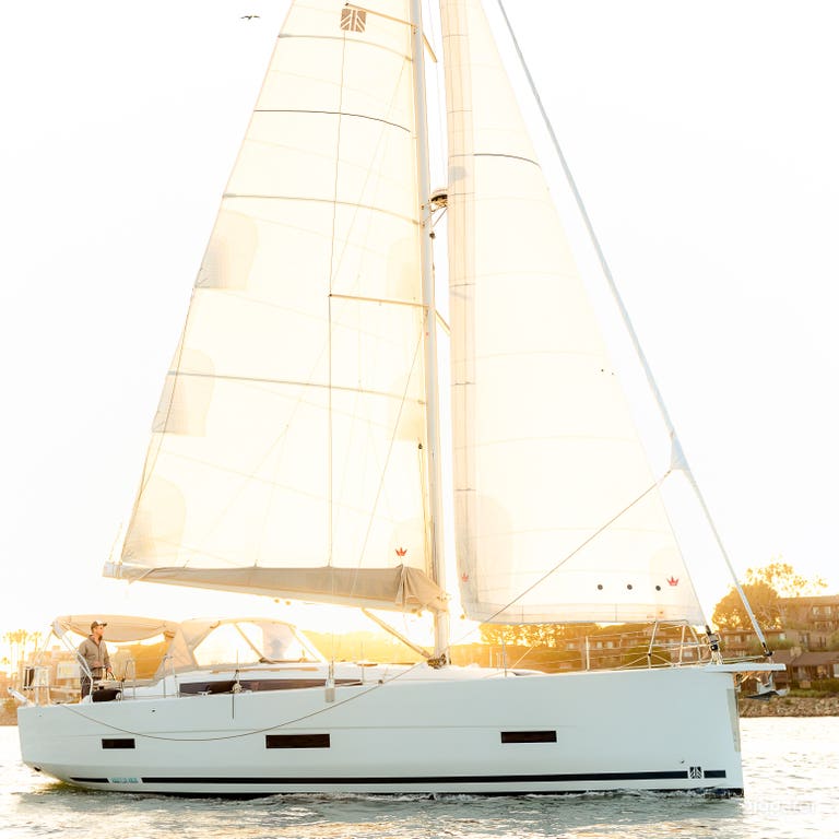  43’ Dufour 430 French Luxury Sailing Yacht 