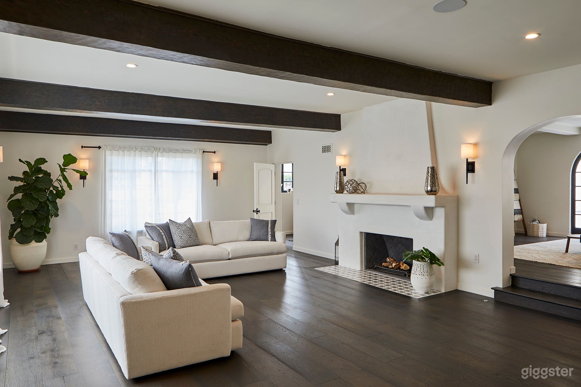 Monochromatic Medit Photo 1