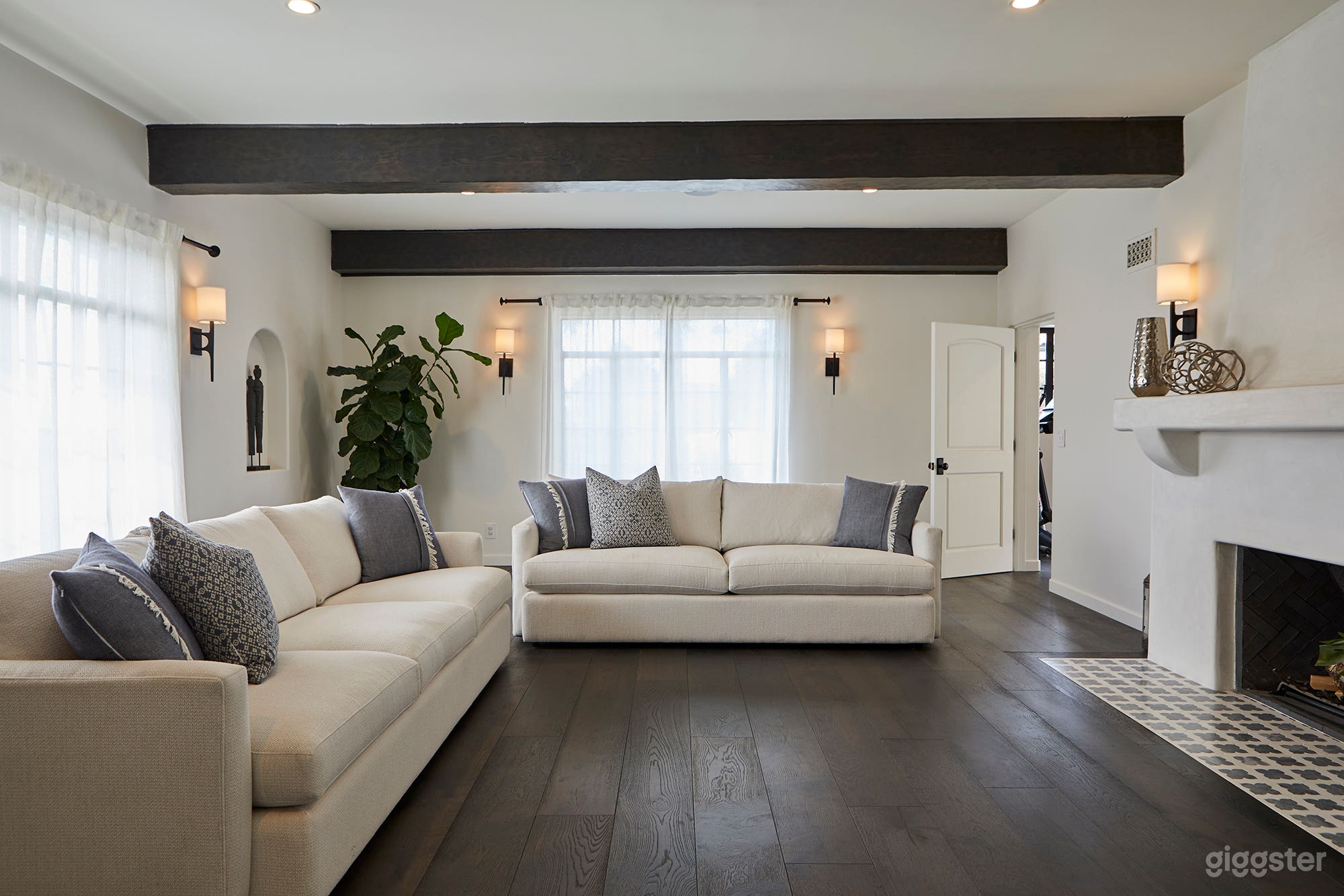 Monochromatic Medit Photo 2