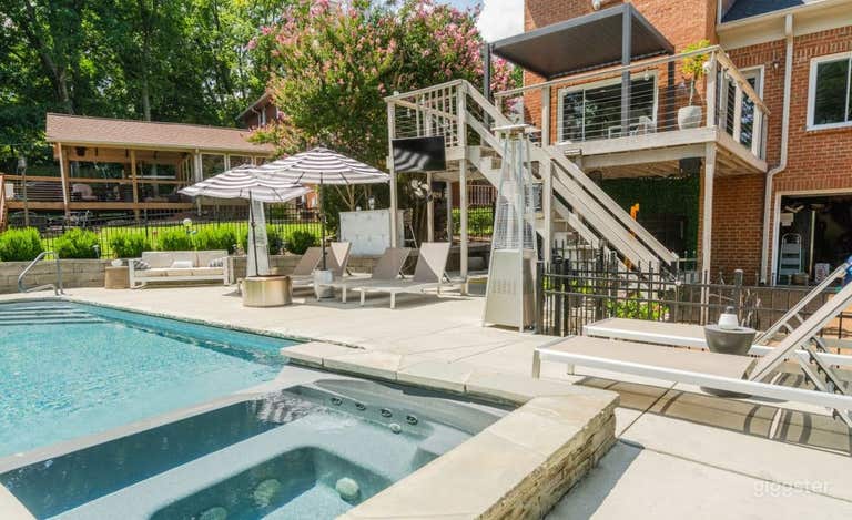  Superbe piscine & jacuzzi avec vue sur le lac 