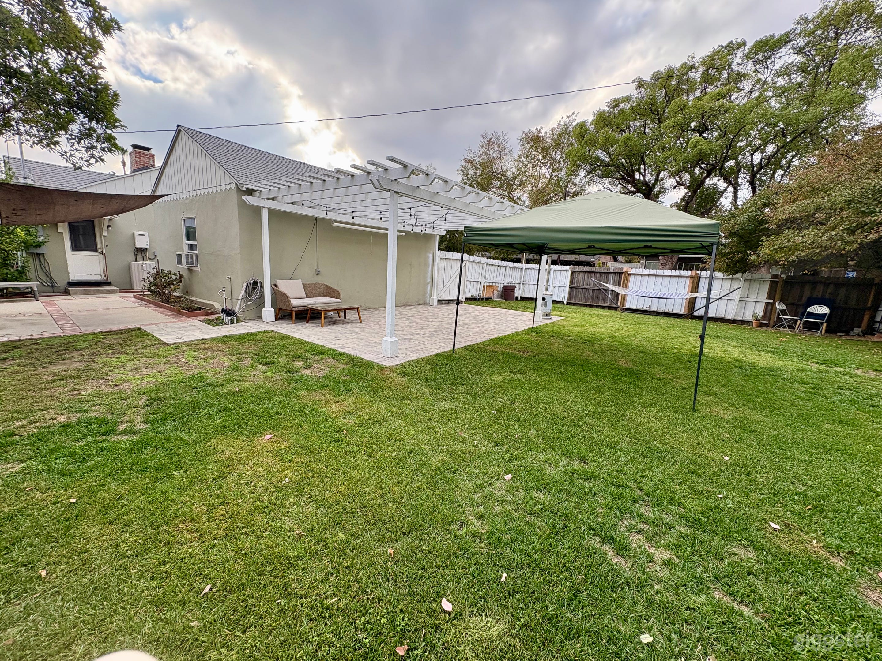 Spacious Yard, Driveway, Side Yard in Studio City Photo 1