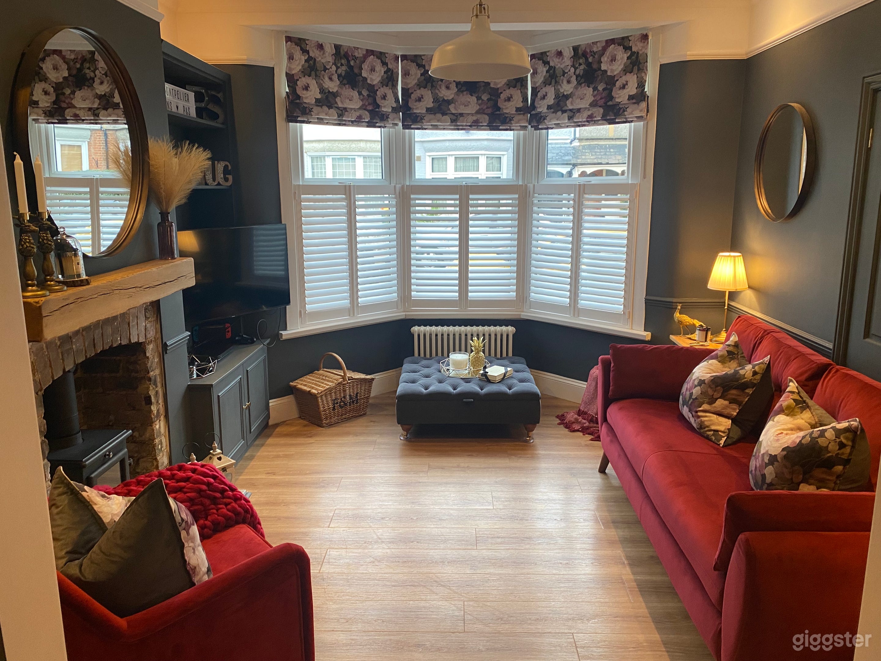 NEW PICTURES-Beautifully Presented Period Property Photo 1