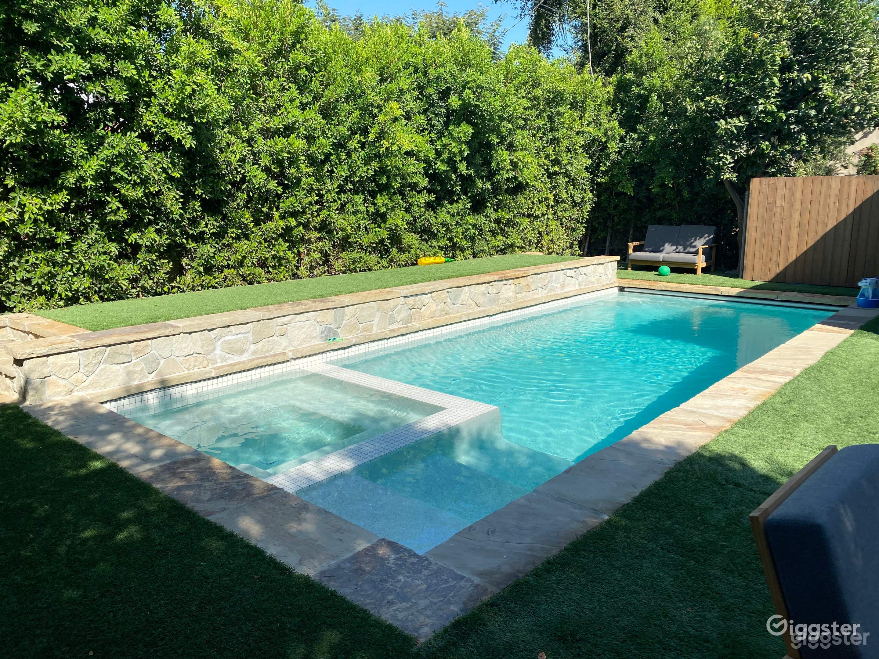 A secluded gorgeous backyard  pool in Studio City Photo 1