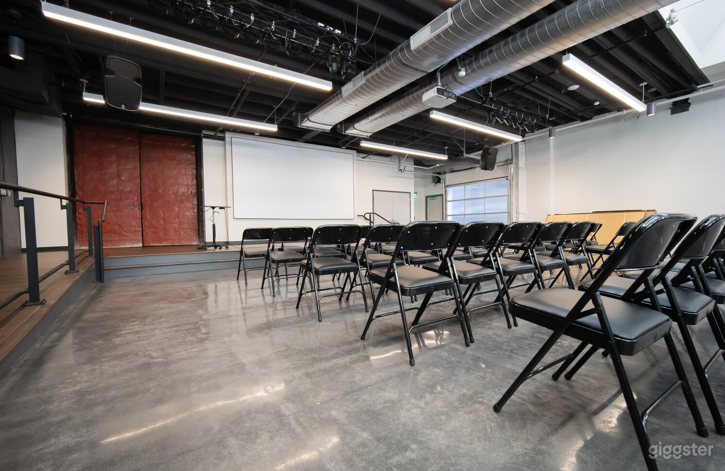 Event Space - Multifunctional Spacious Studio Photo 1