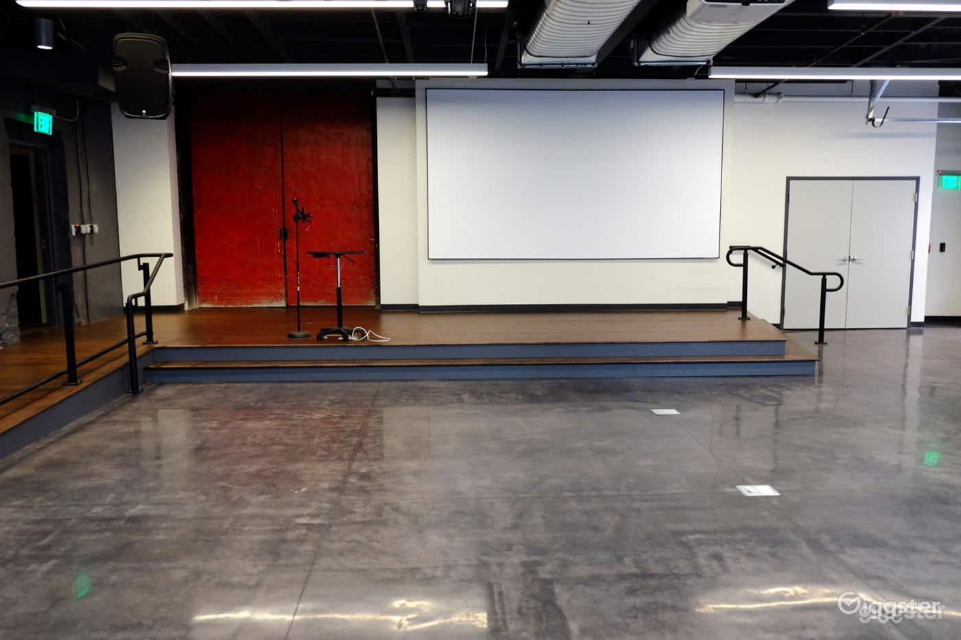 Event Space - Multifunctional Spacious Studio Photo 3