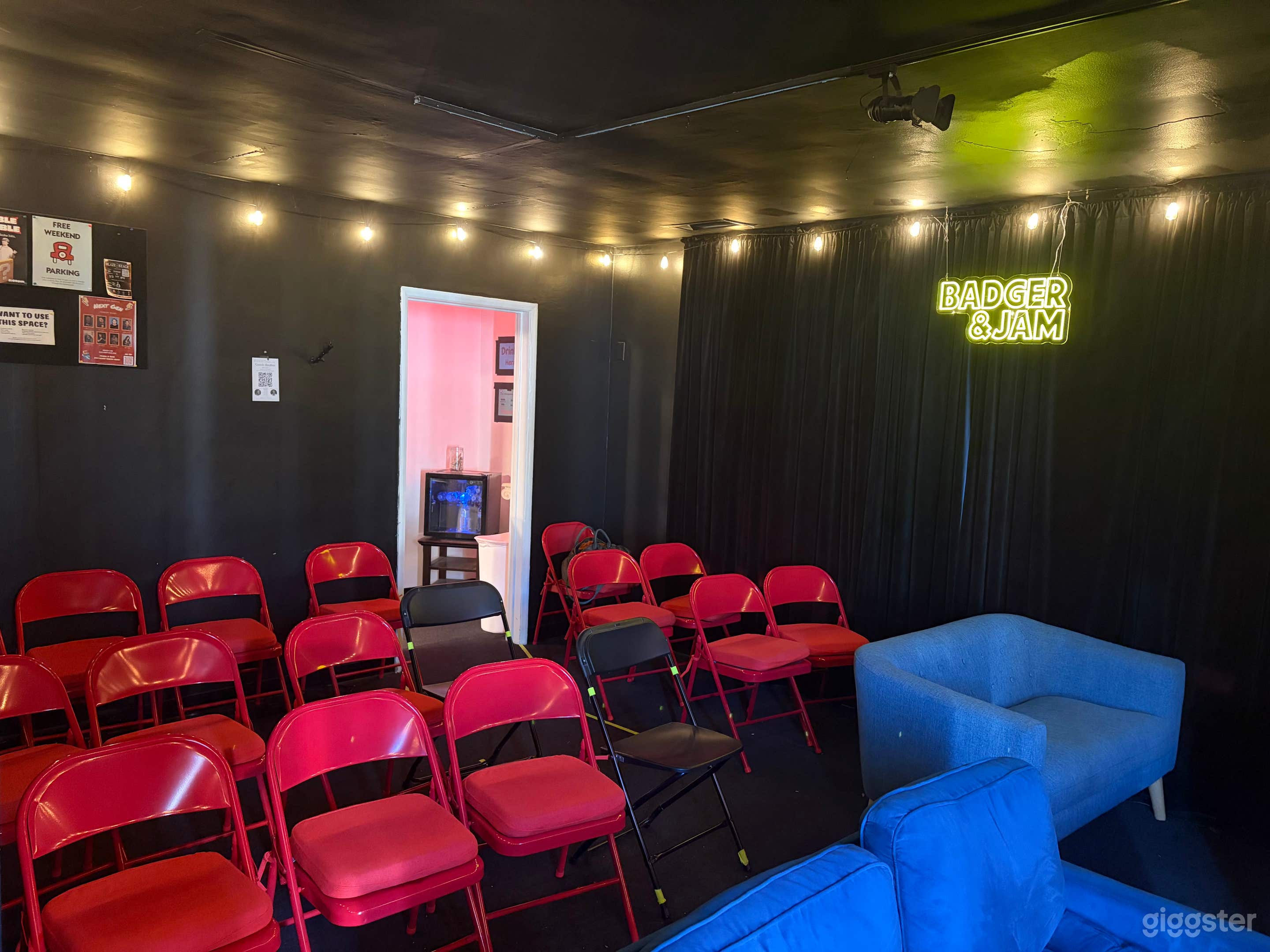 Fun comedy club theatre for filming, classes, shows Photo 3