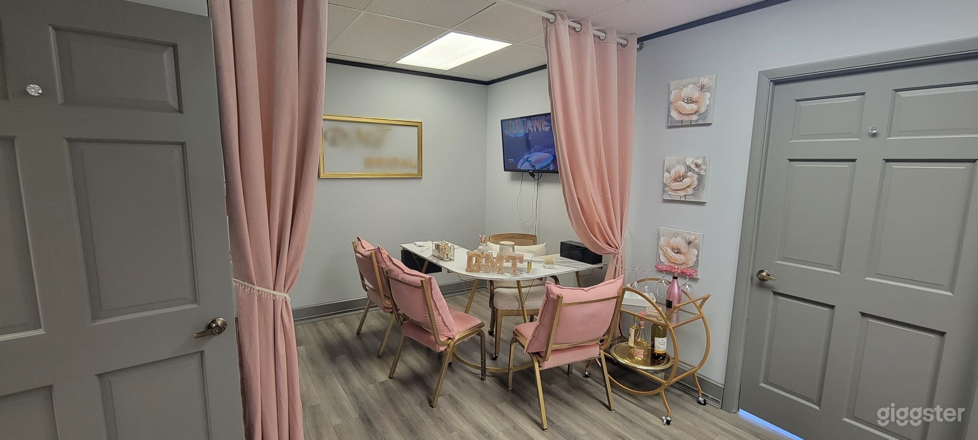 The Main Showroom in Jacksonville Photo 3