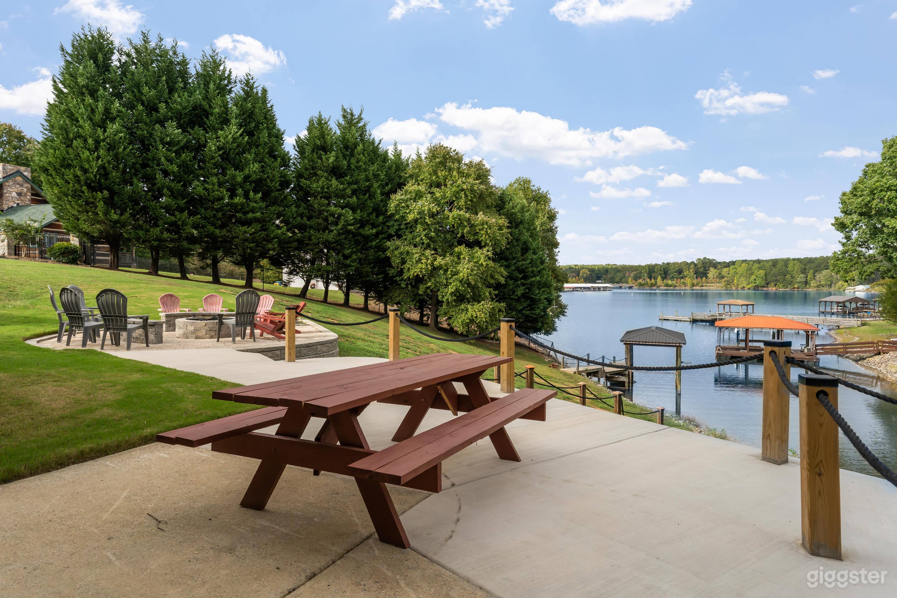 AMAZING WATERFRONT CABIN ON LAKE NORMAN Photo 3