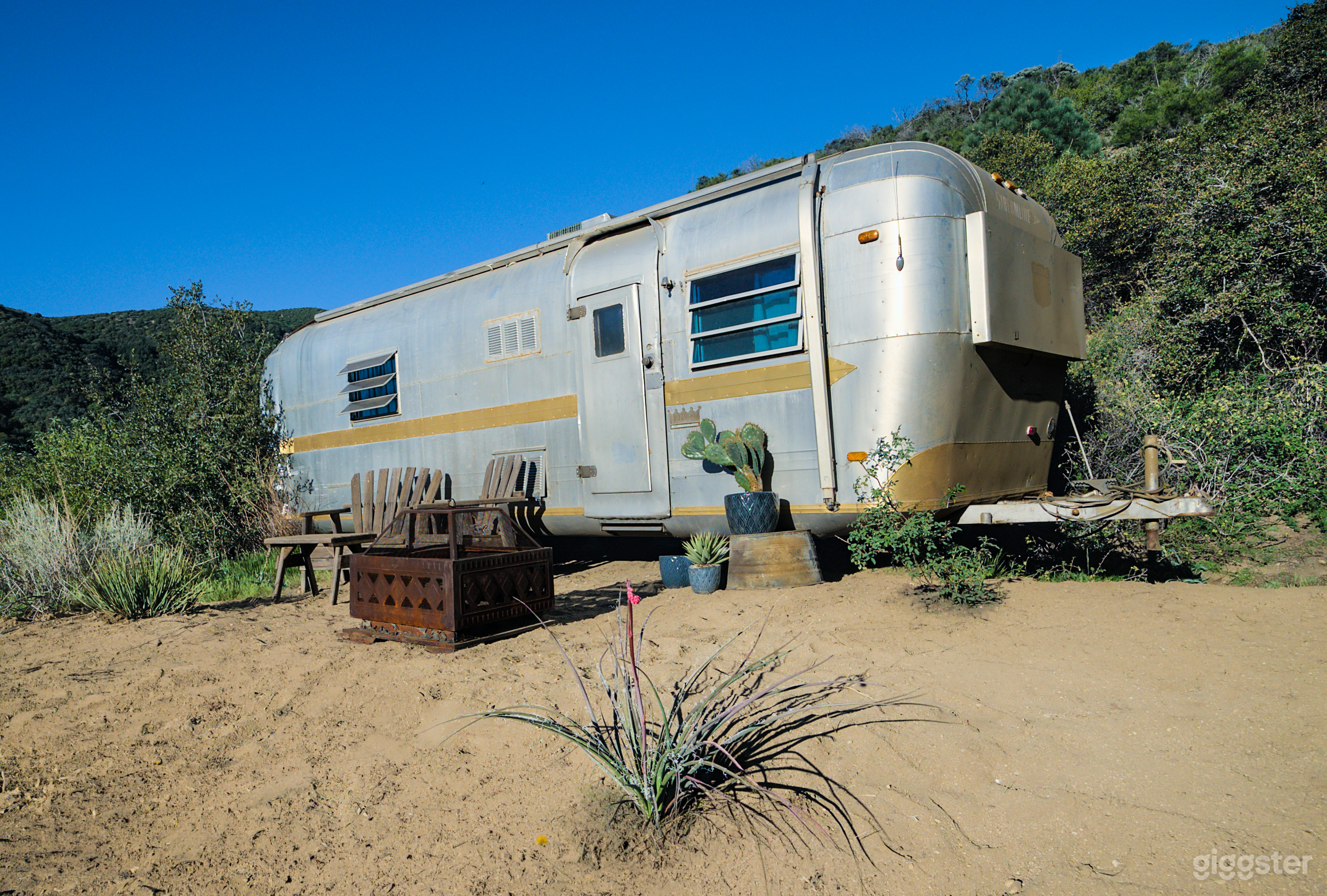 Vintage Streamline Imperial Trailer on High Desert Ranch Photo 1