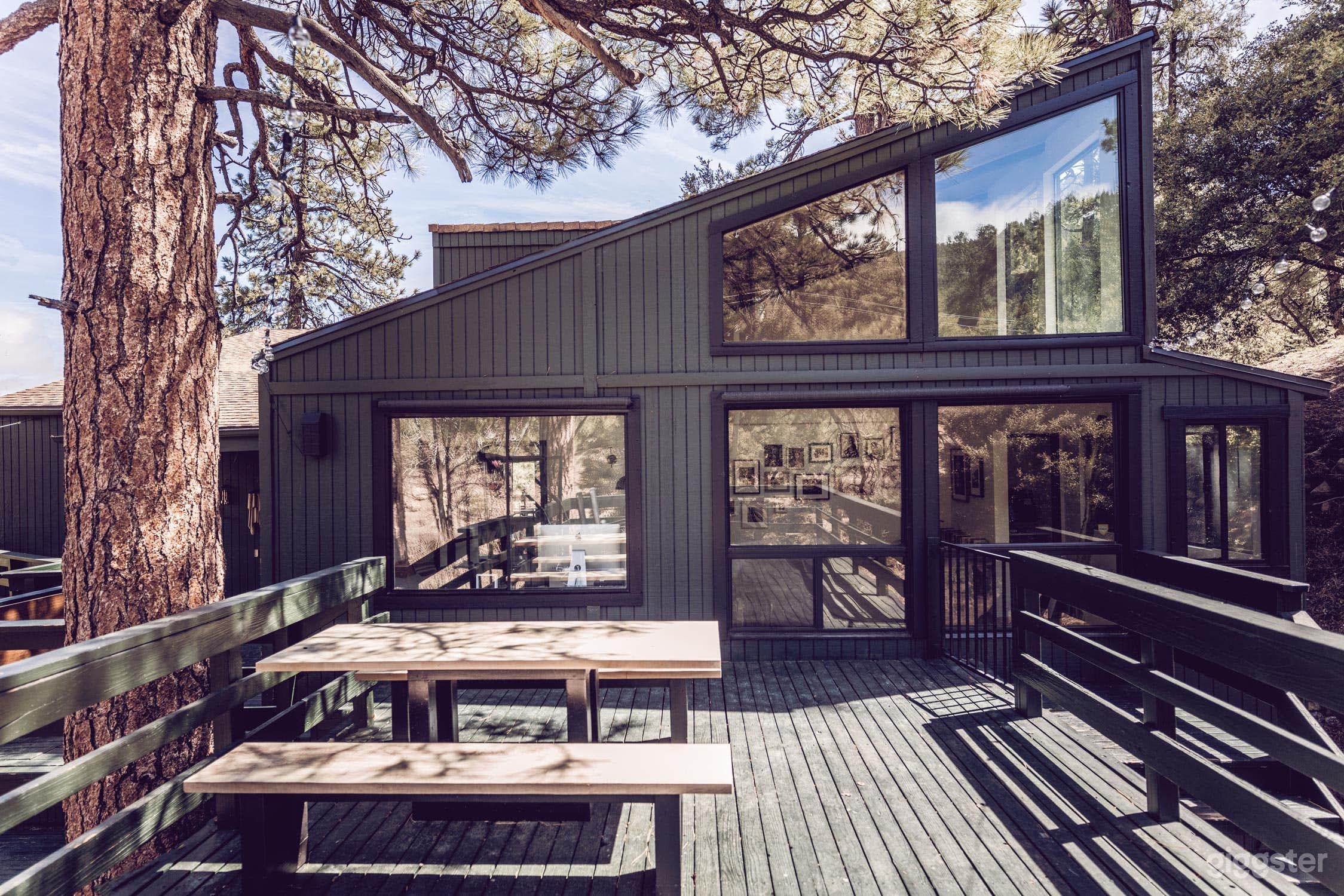 Spectacular Designer Treehouse with Mountain Views Photo 3