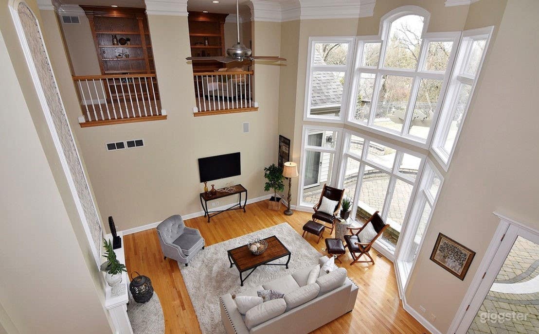 Spectacular Mansion Photo 3