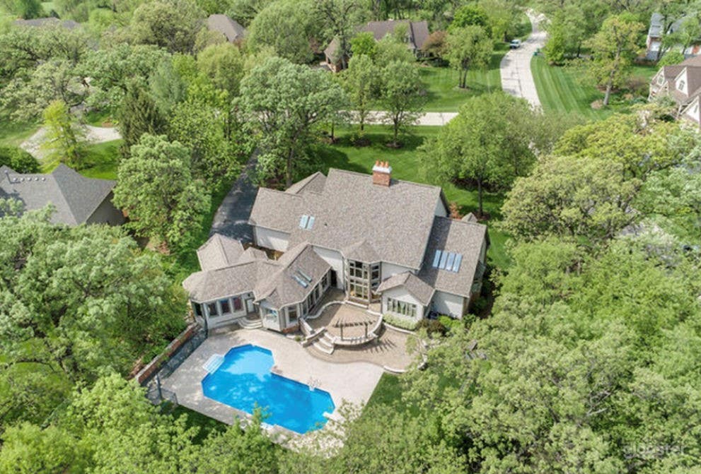 Spectacular Mansion Photo 1