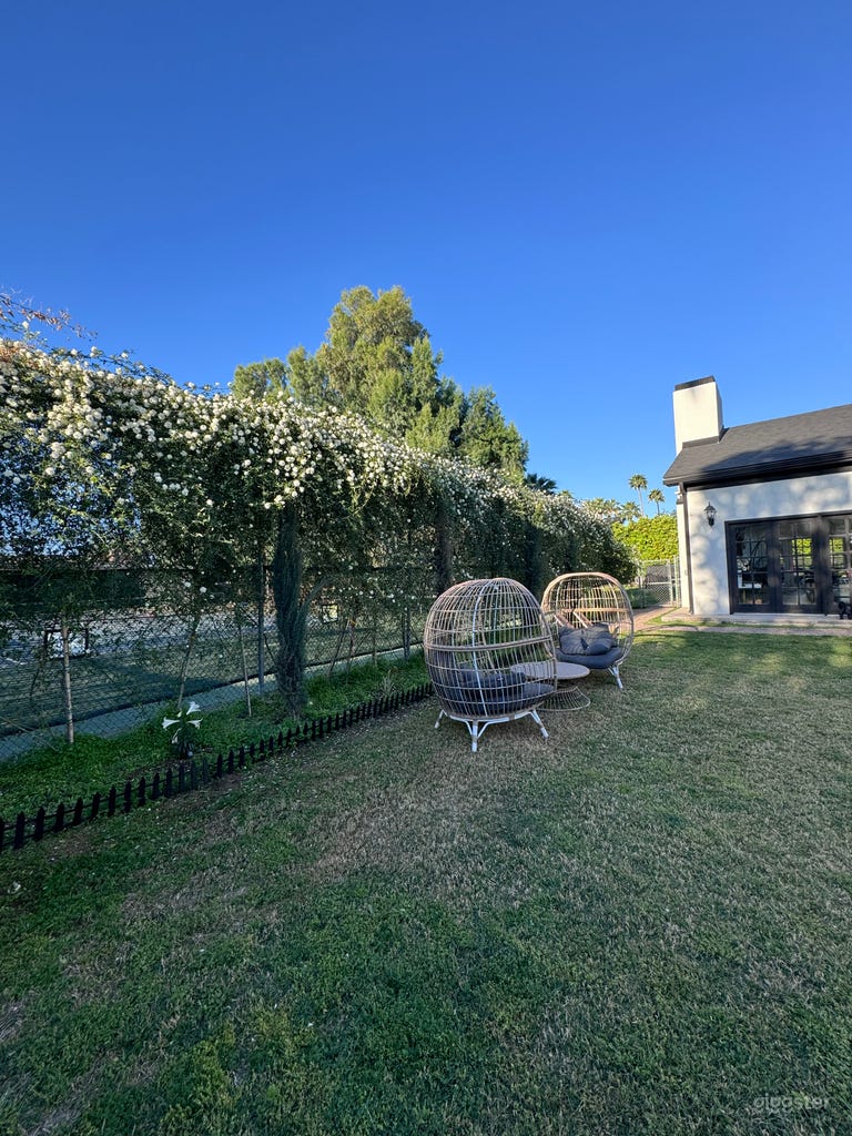  Charming & Prestigious Estate in Uptown Phoenix 