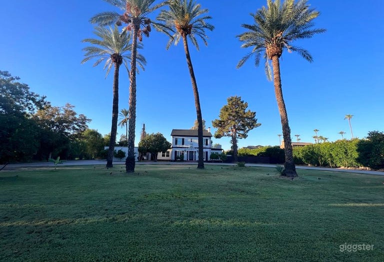  Charming & Prestigious Estate in Uptown Phoenix 