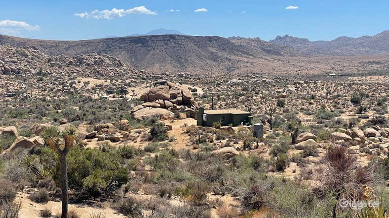  Dipping Pool with Views of Massive Boulders 