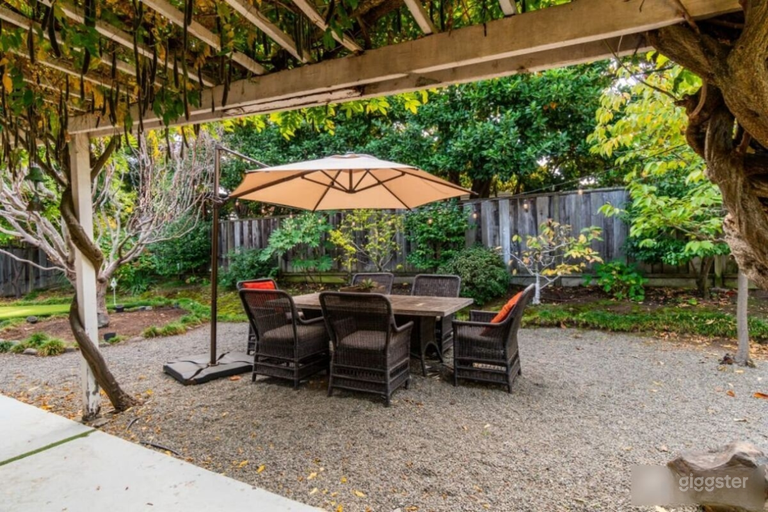  Modern Backyard  for Filming & Gatherings 