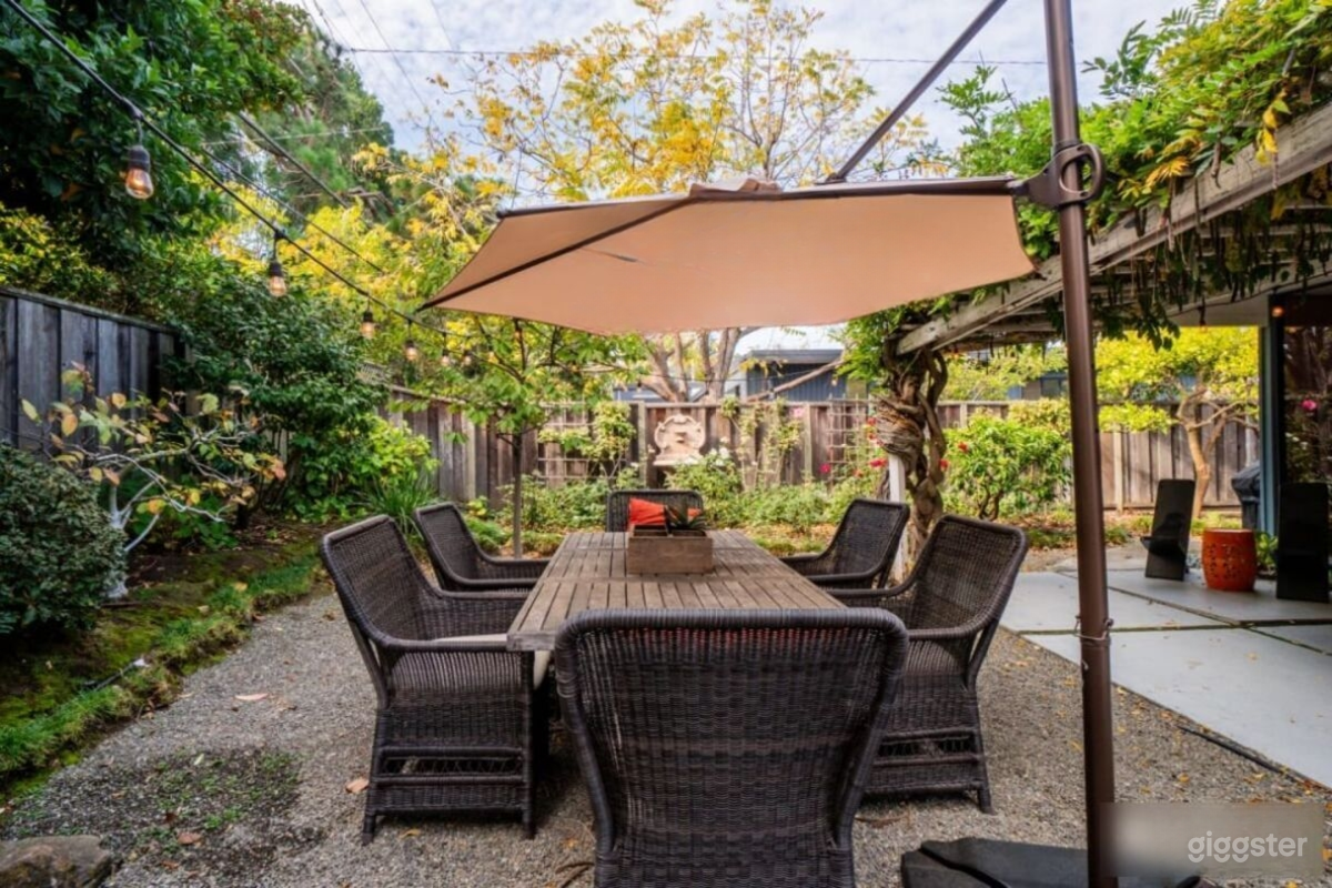 Modern Backyard  for Filming &amp; Gatherings Photo 2