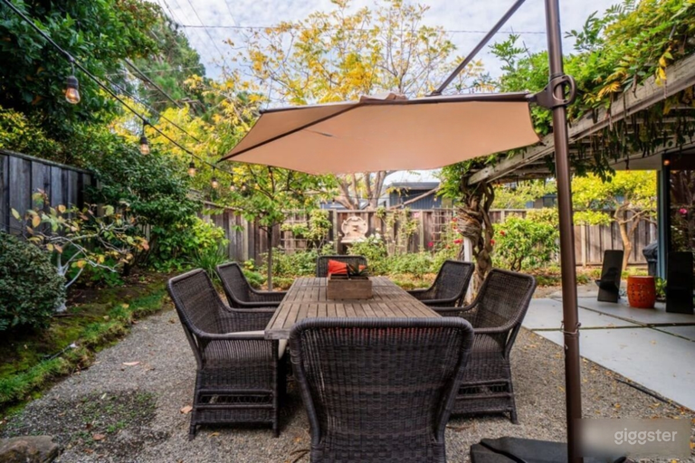  Modern Backyard  for Filming & Gatherings 