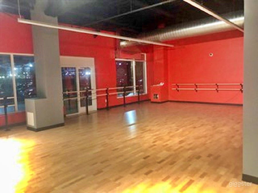 Vibrant Studio B Photo 3