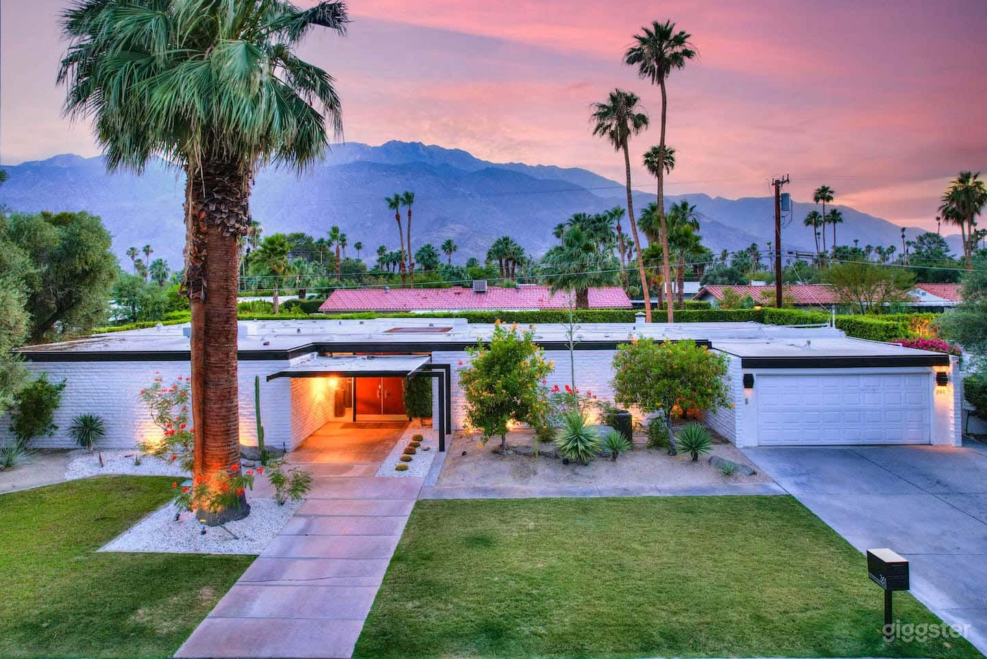 Mid-Century Modern Home with Pool &amp; Mountain Views Photo 1