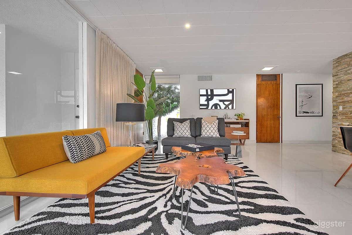 Mid-Century Modern Home with Pool &amp; Mountain Views Photo 3