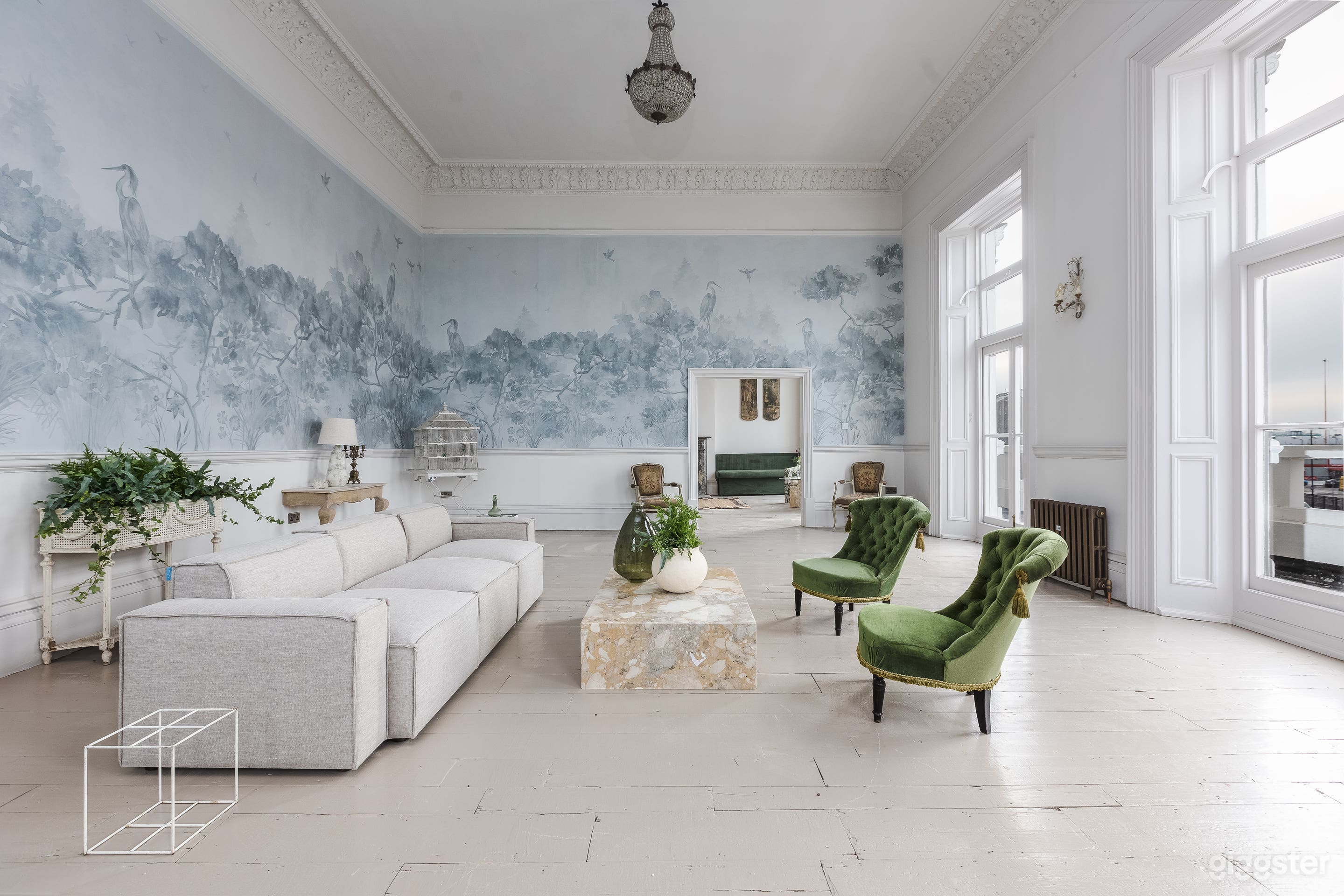 Urban Victorian Villa on seafront Photo 2