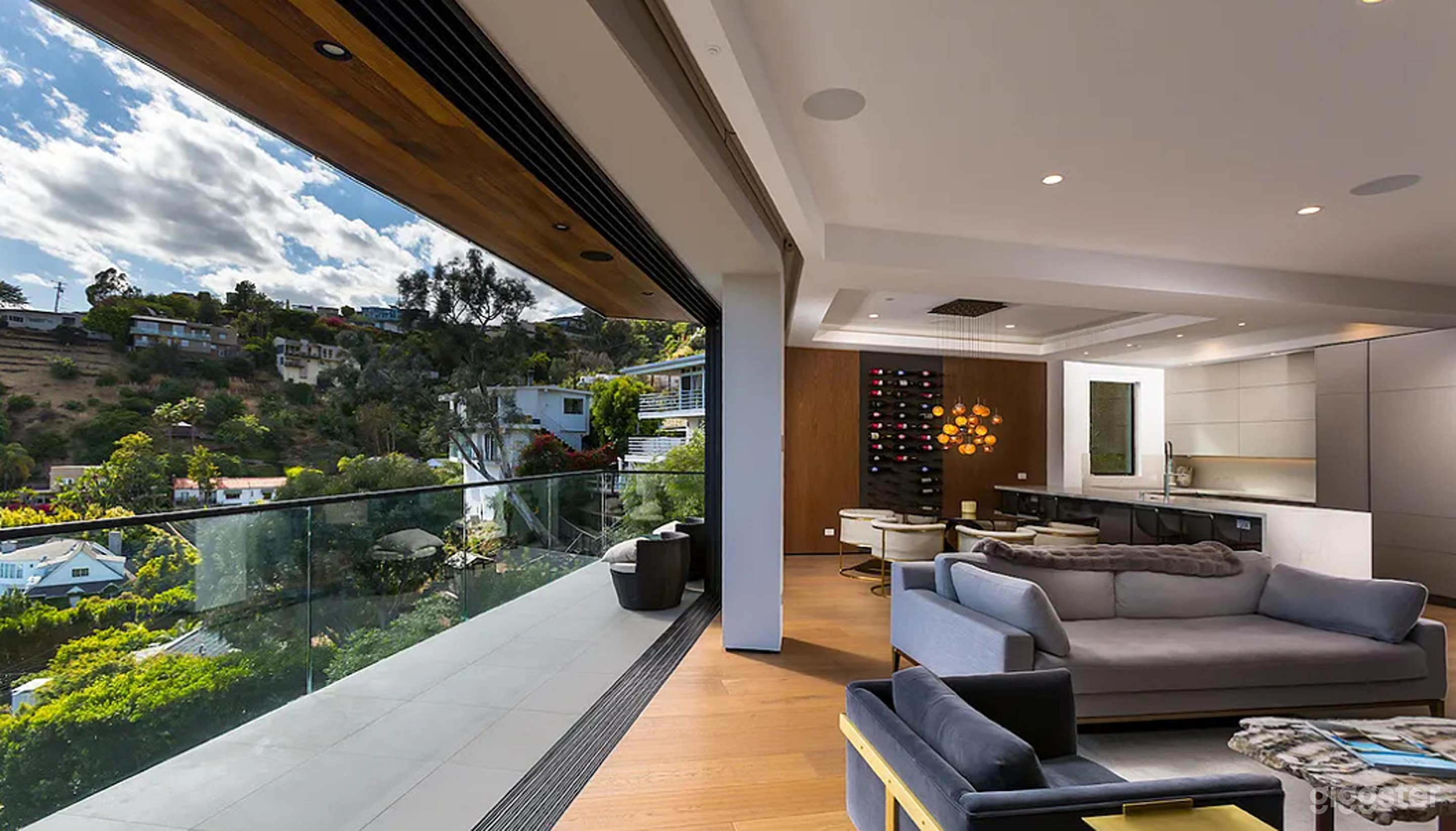 Luxury Hillside Villa with Panoramic Views, Pool & Elegance Photo 4