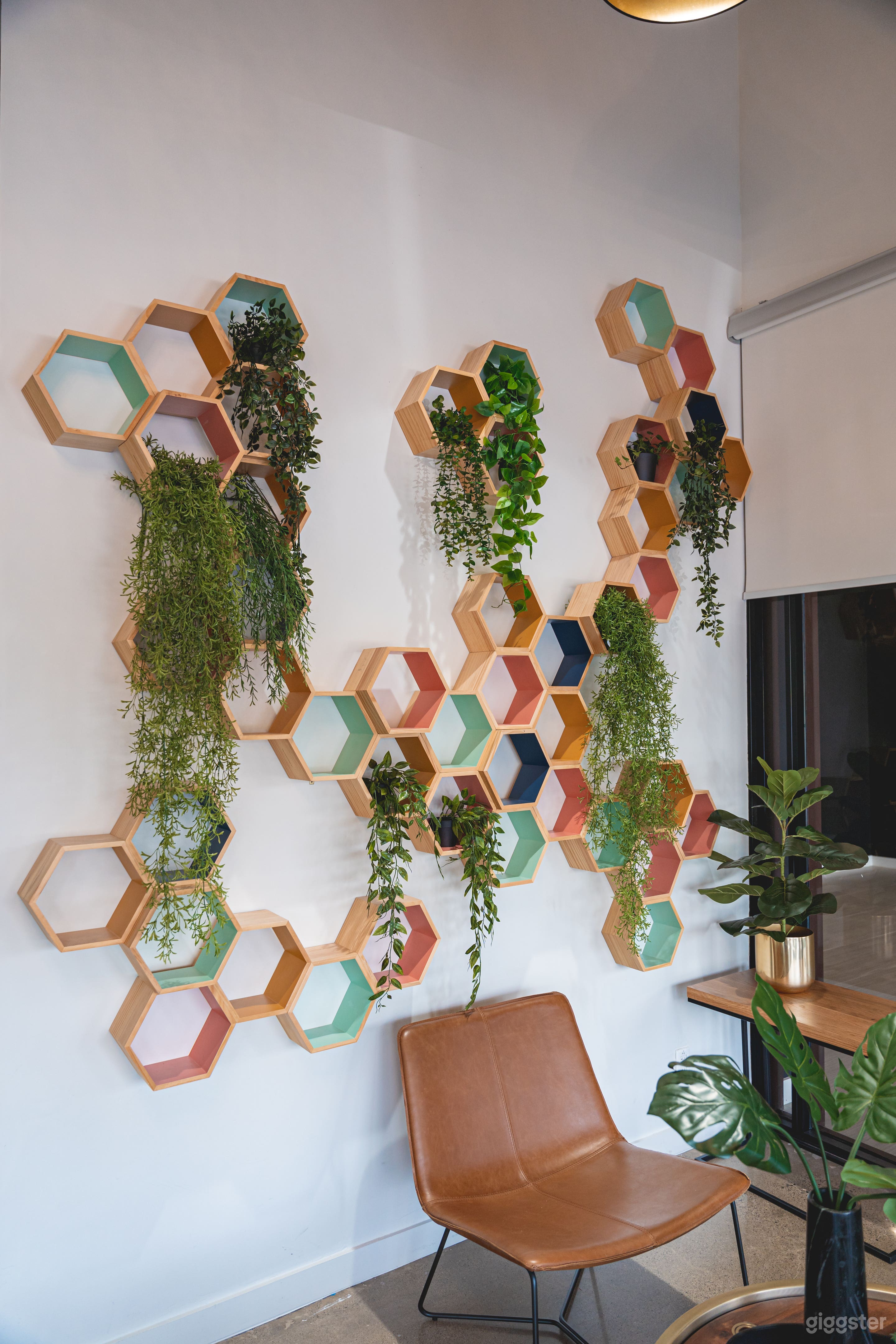 Cozy Lounge for Photo/Video Shoots + Podcasts Photo 4