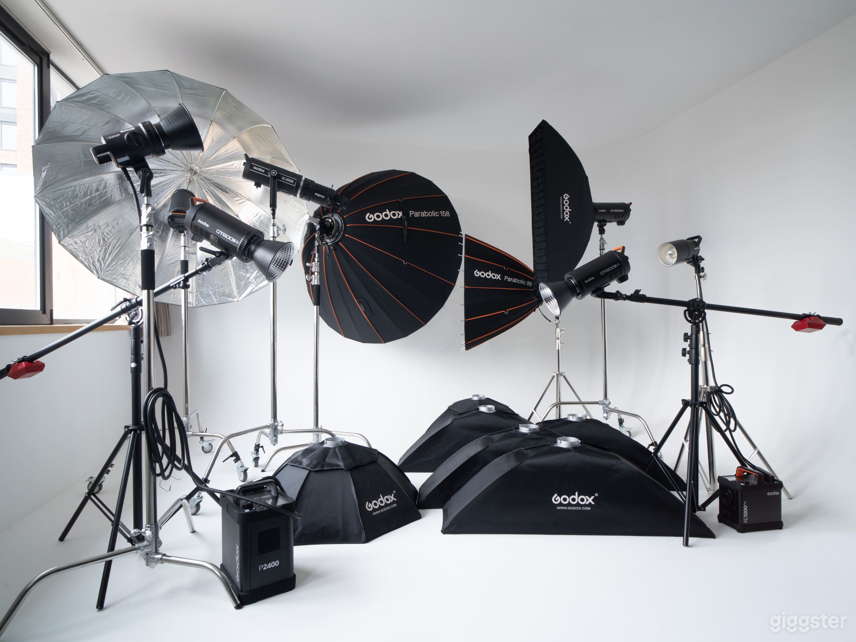 Infinity Cove Studio | Pro Lighting | Central London|studio1 Photo 1