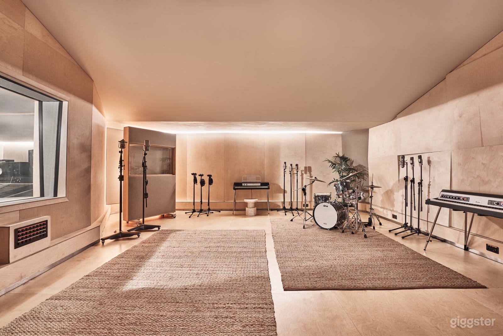 The Club Recording Studio Photo 2