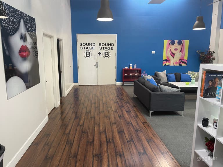  Soundstage B green room 