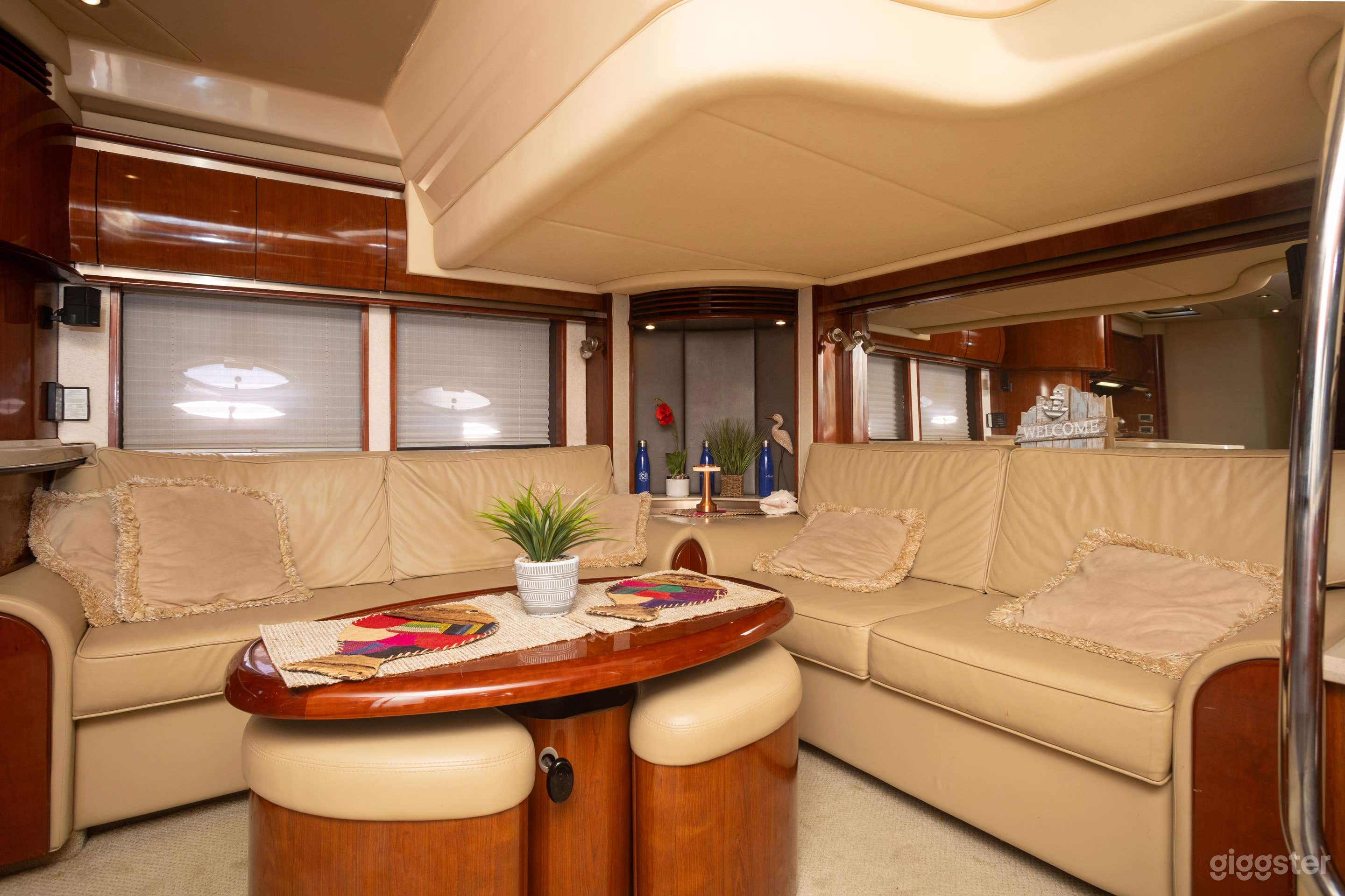 Cruise around Miami in style 54' Searay MB Marina Photo 4
