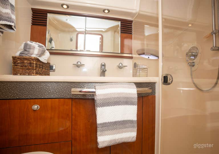  Cruise around Miami in style 54' Searay MB Marina 