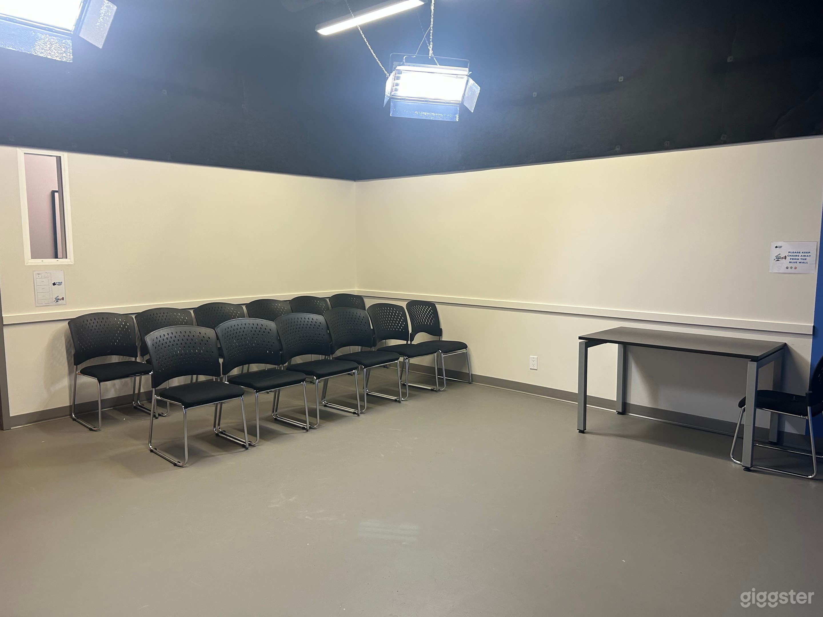 Modern Studio in Fremont Village Photo 4