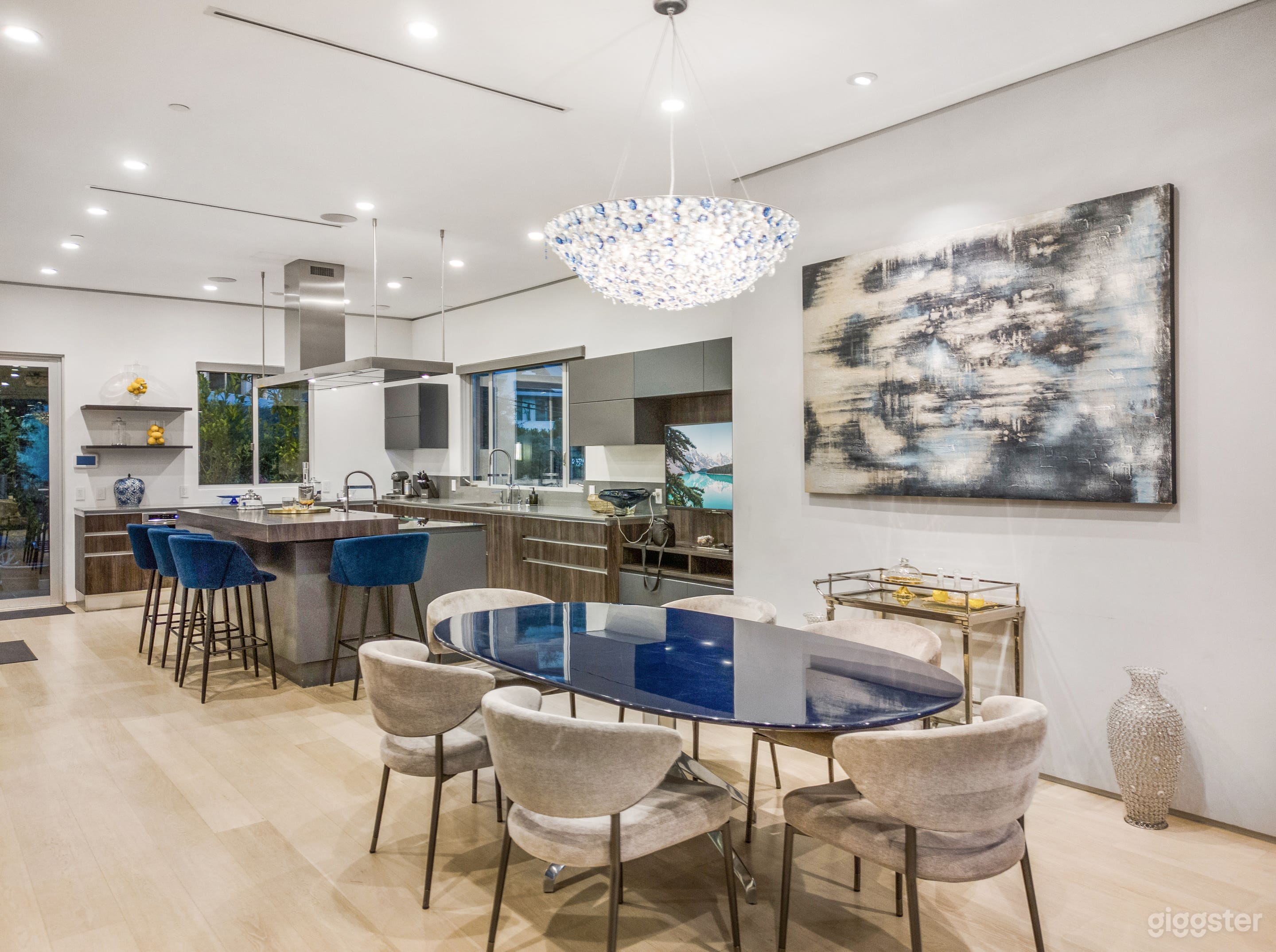 SUNSET HEIGHTS LUXE SKYLINE VILLA Photo 4