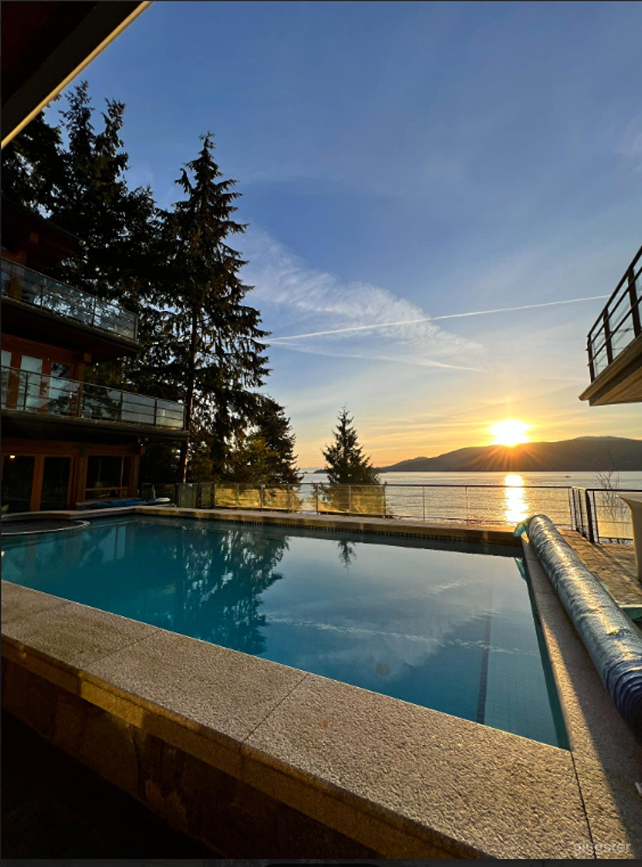 Spectacular Outdoor Pool in West Vancouver Photo 1