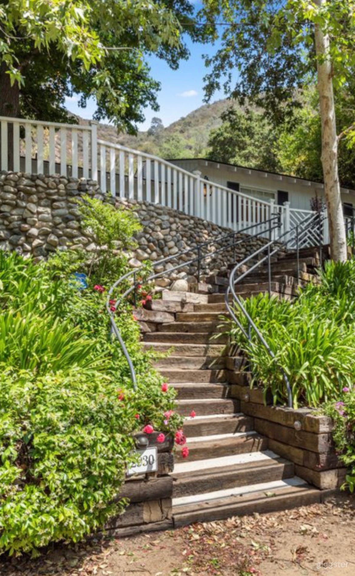 Idyllic, Sunny, Mandeville Canyon Home Photo 4