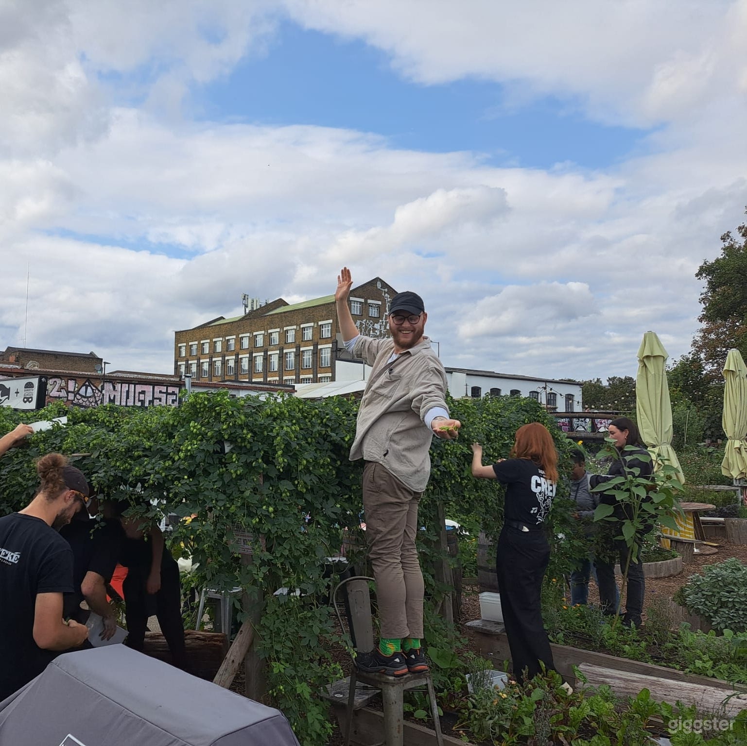 Orchard Venue with Leafy Garden View Photo 4