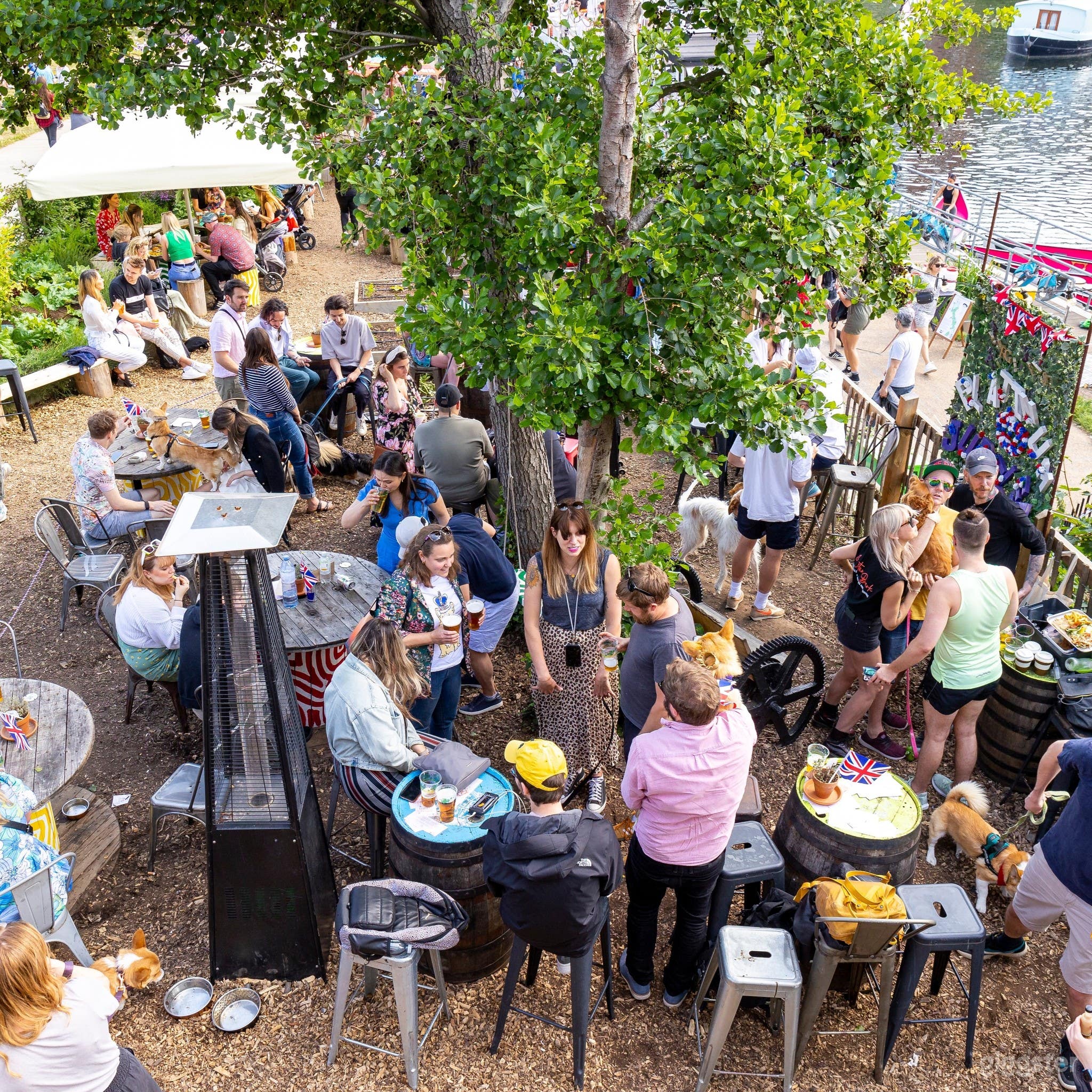Orchard Venue with Leafy Garden View Photo 1