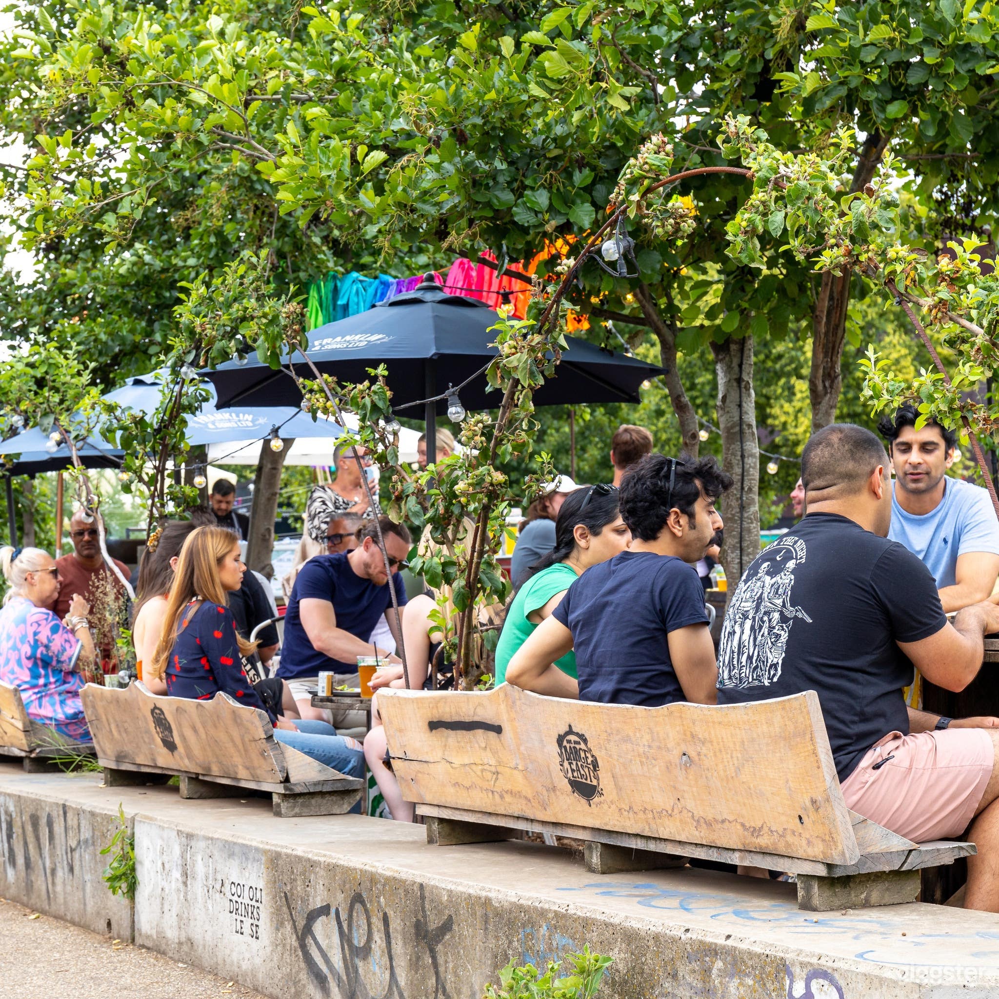 Orchard Venue with Leafy Garden View Photo 2