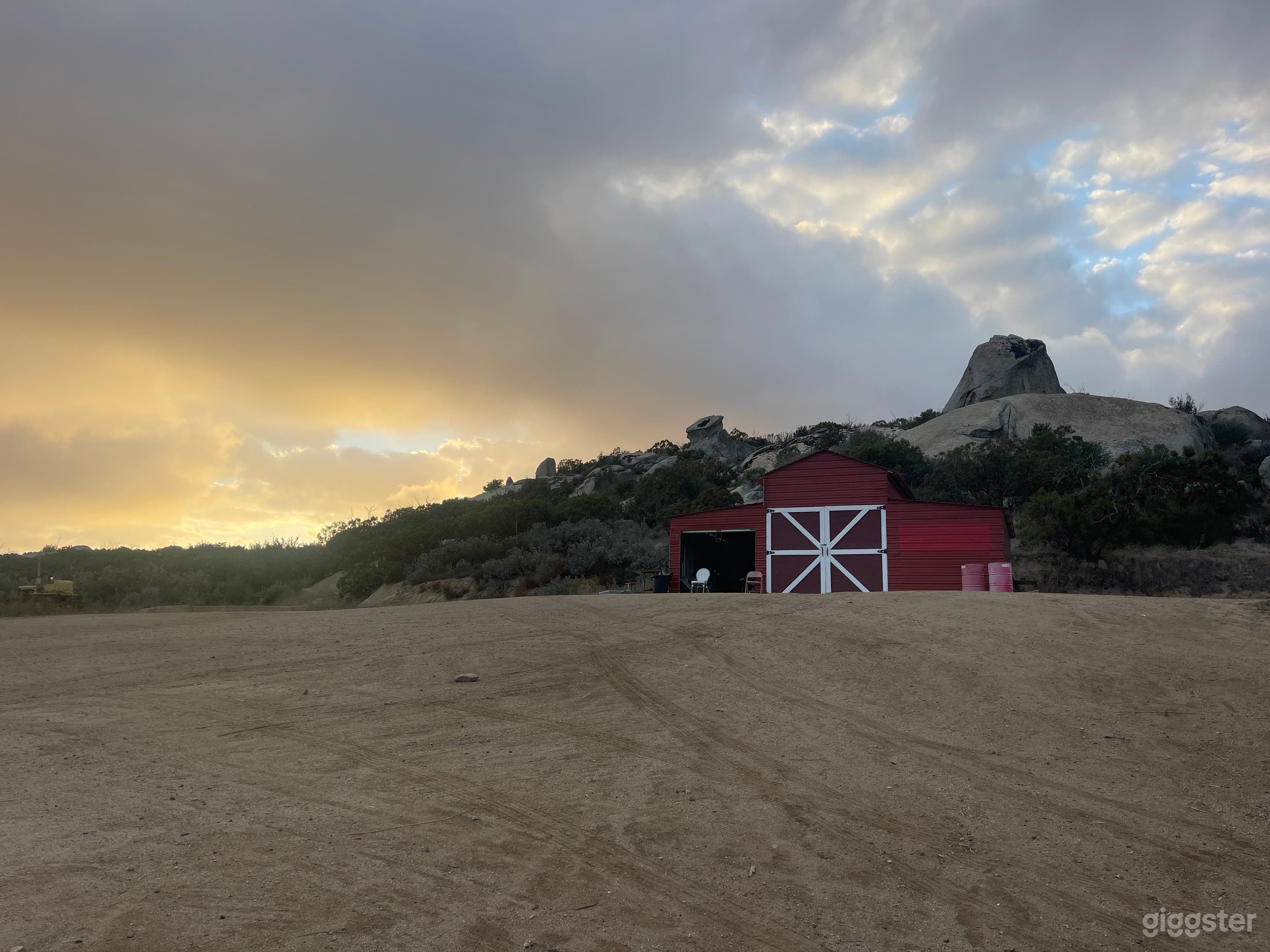 A 35 Acre Property with spectacular views in Sage Photo 2