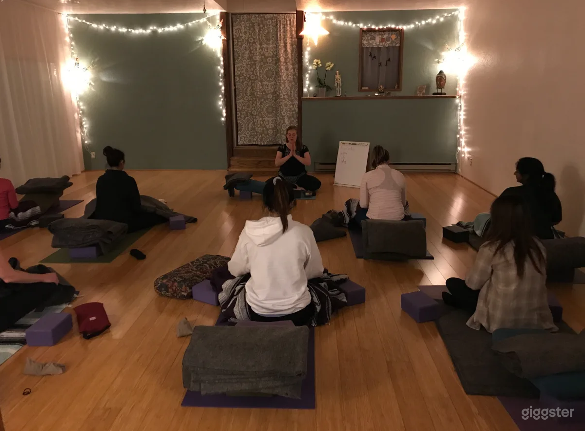 Bright Beautiful Yoga Studio Photo 4