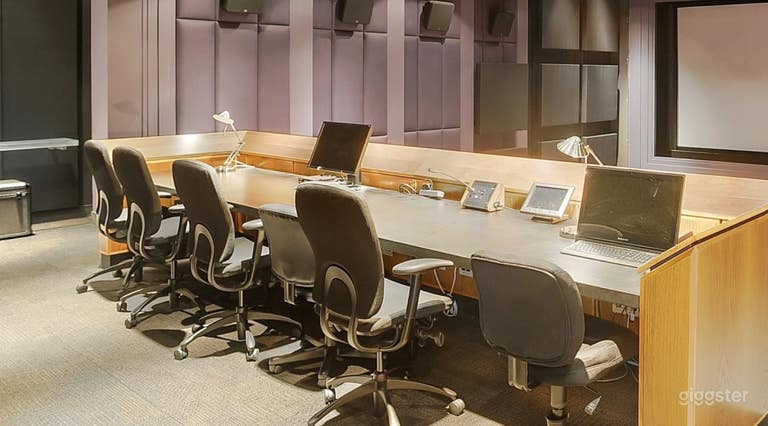  Unique Theater Experience | Northside Chicago 