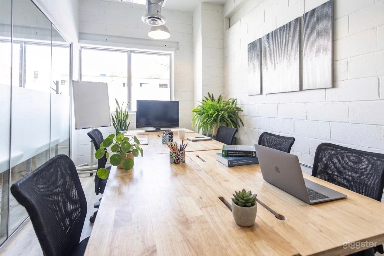 6+2-Person Office Photo 2