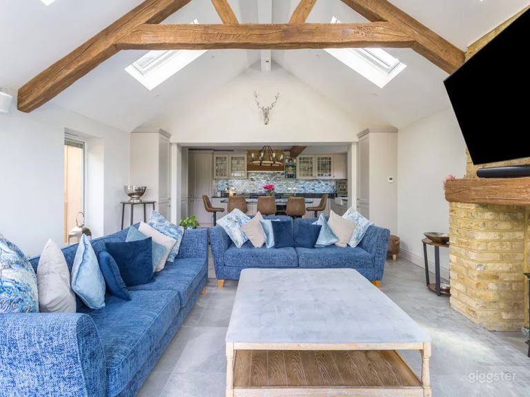  Modern, Rural, Very Private & Discreet 4 Bed Detached House 