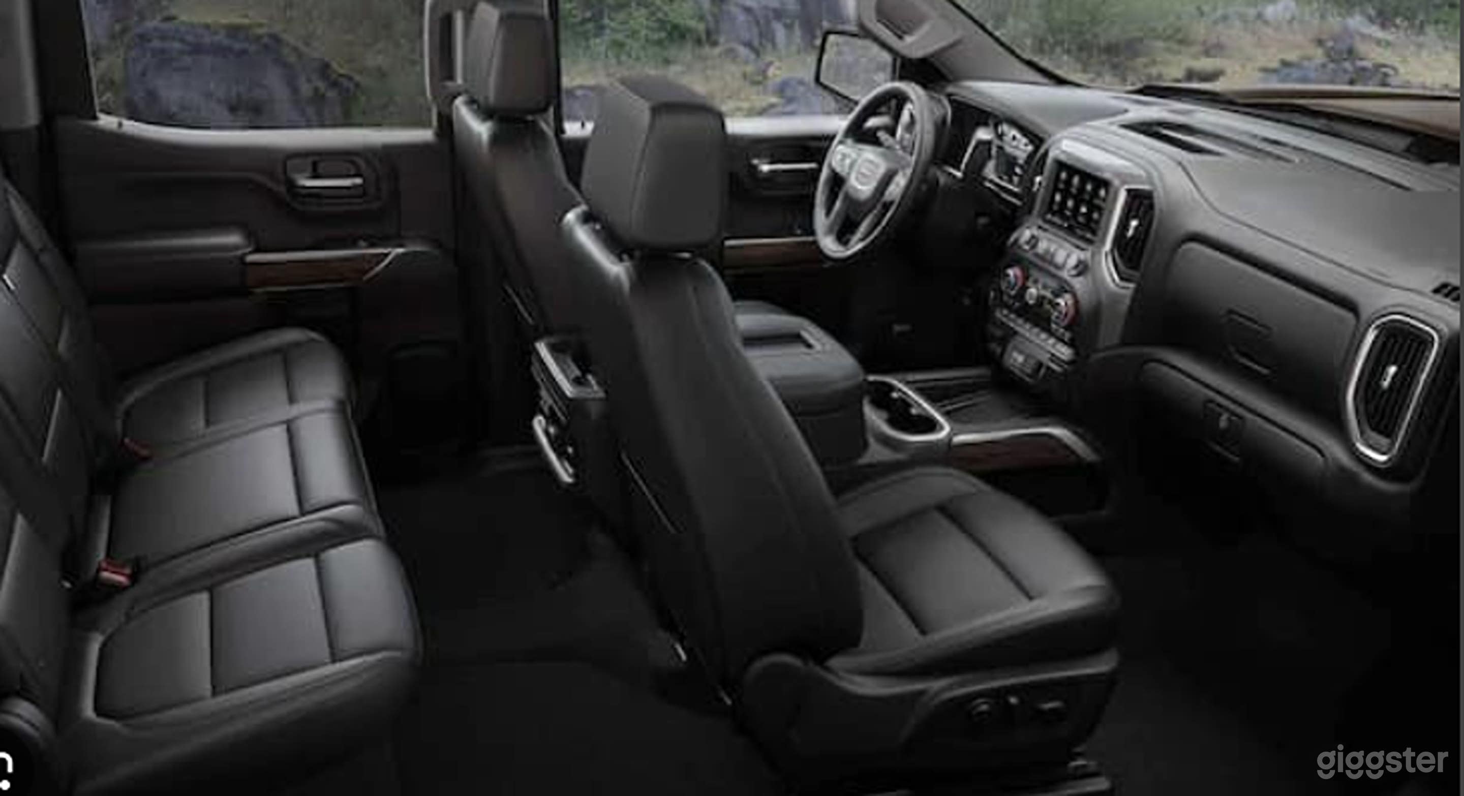 Luxury On Wheels Photo 2