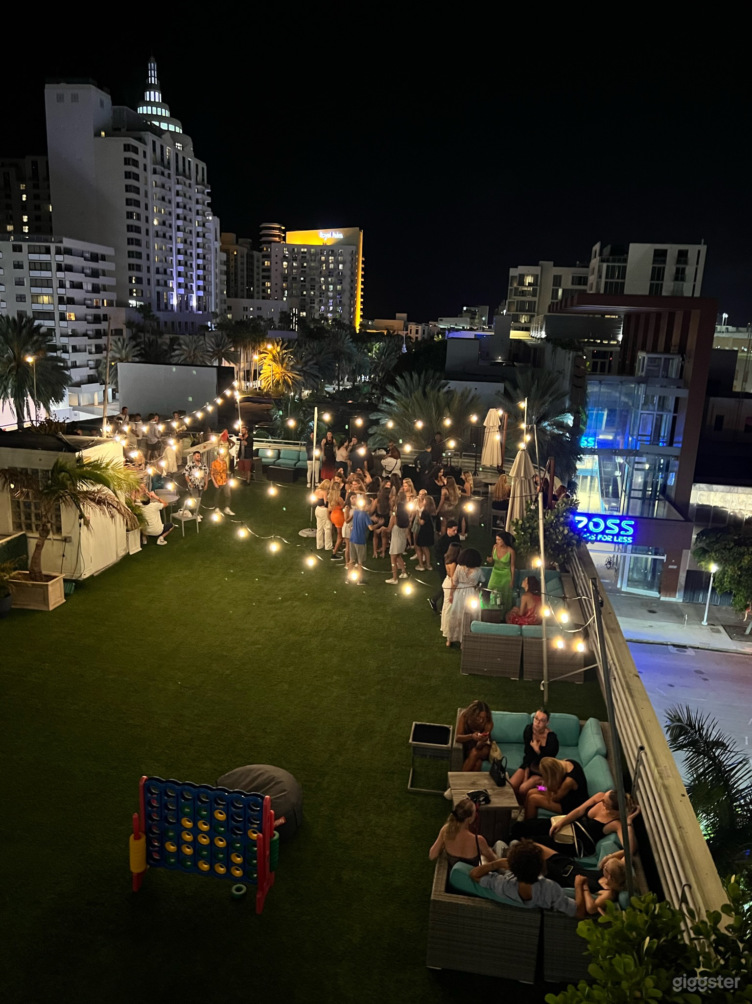Spacious Rooftop Patio In The Heart Of Miami Beach Photo 2